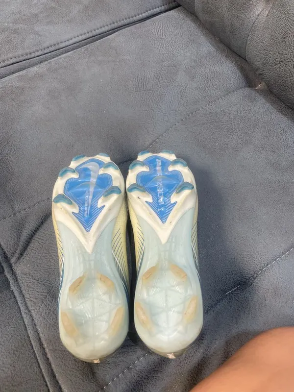 Продам футбольные бутсы Nike Air Zoom, 34-35 размер 4 Продам футбольные бутсы Nike Air Zoom, 34-35 размер 4
