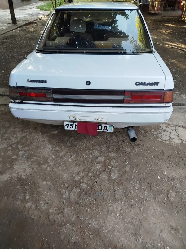 Mitsubishi Galant — фото 1