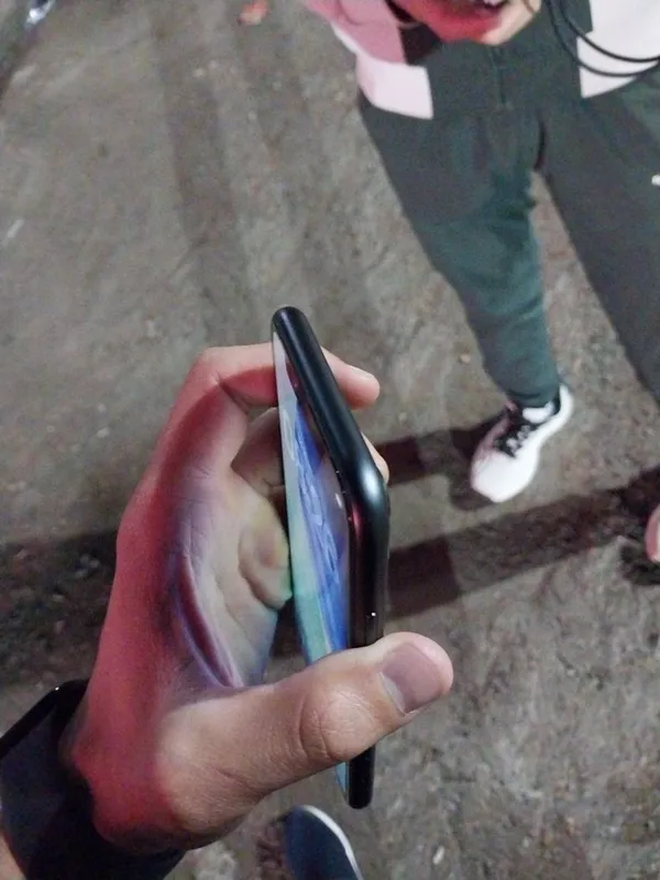 Iphone 11 с гарантией — фото 2