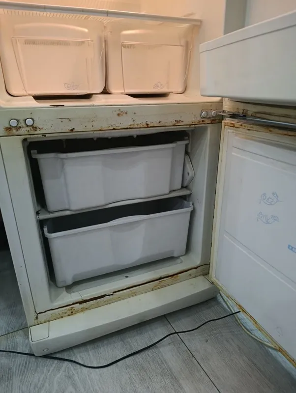 Продам холодильник INDESIIT 3 Продам холодильник INDESIIT 3