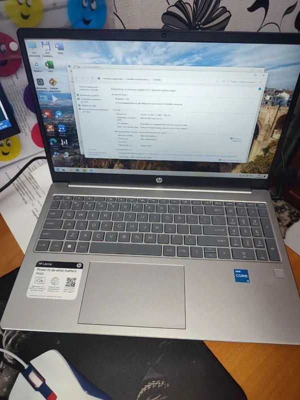 Продается почти новый Notebook HP Laptop 15-fd0xxx Intel Core i3