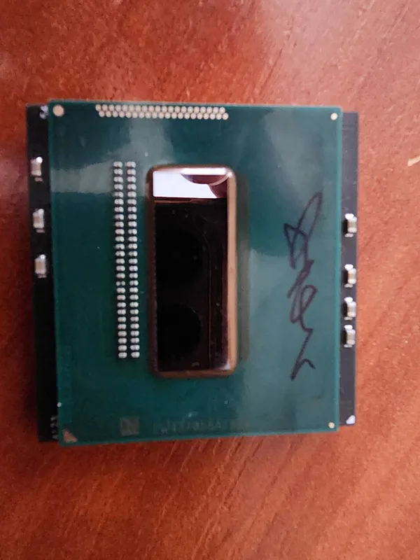 Core i7 4960HQ prosessori sotiladi 3 Core i7 4960HQ prosessori sotiladi 3