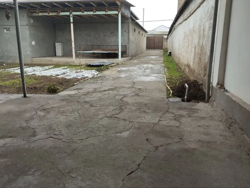 Hovli Sotiladi Sergeli, Xonobod. Moljal 351- maktab