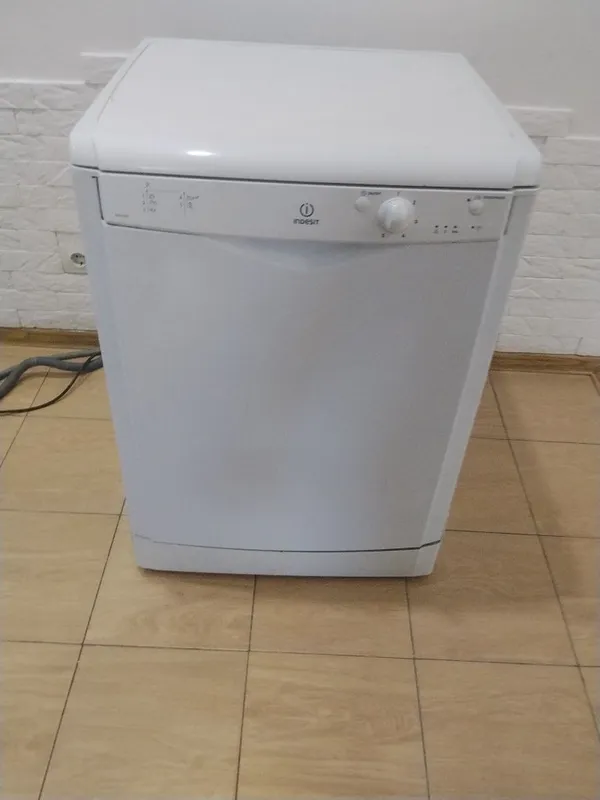 Сотилади посудомойка машинка indesit Сотилади посудомойка машинка indesit