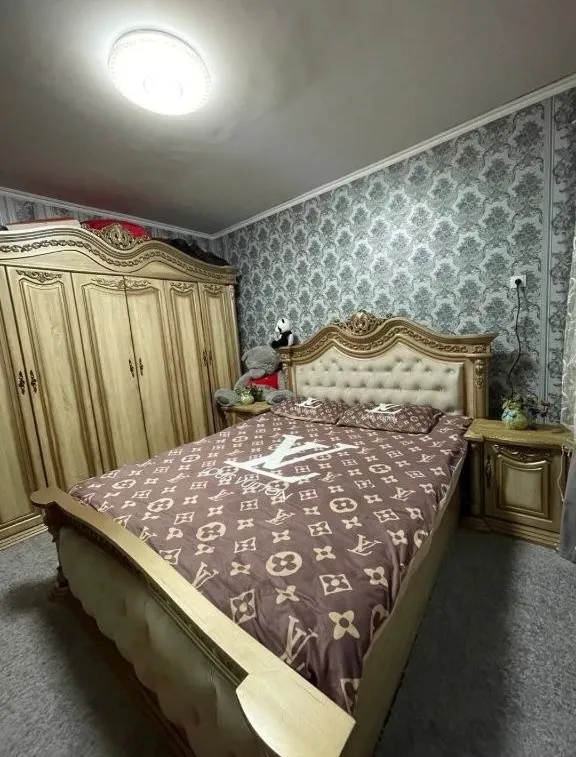 Спальный гарнитур 1