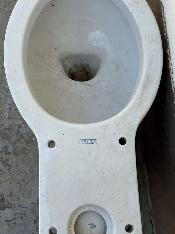 Unitaz b/u kop ishlamagan