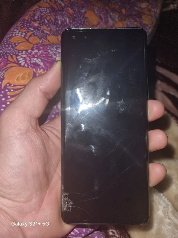 Huawei nova 11 pro ekran singan sotiladi — фото 2