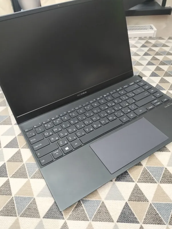 Asus Zenbook 14 oled 2