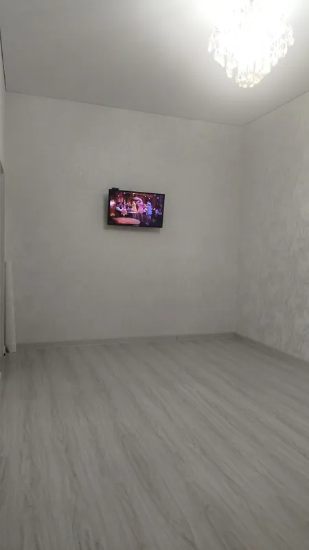 Uy sotiladi 2- xonali 67 kv 3 - etaj .
