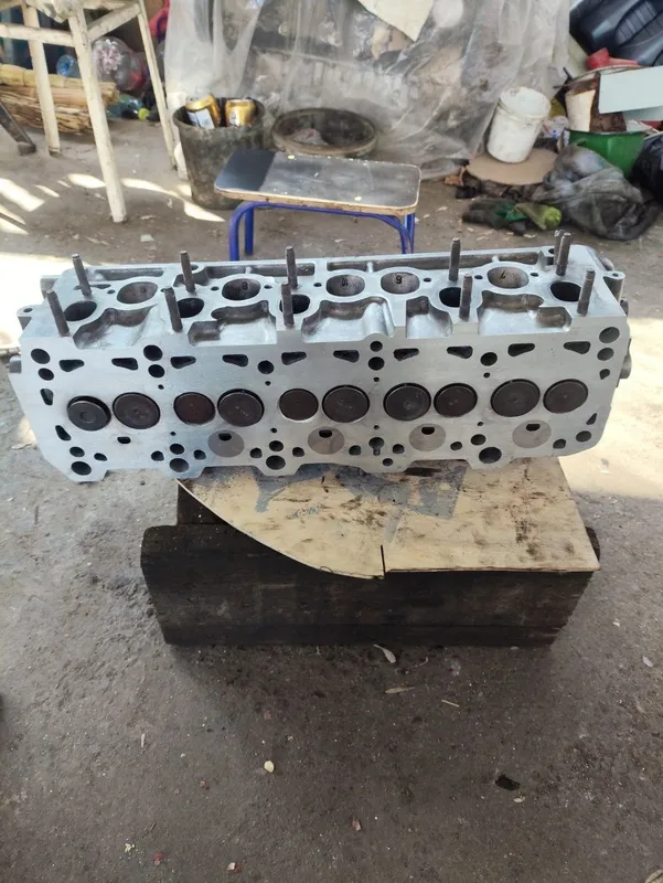 Продаётся головка цилиндров 2.4 Volkswagen T4 1 Продаётся головка цилиндров 2.4 Volkswagen T4 1