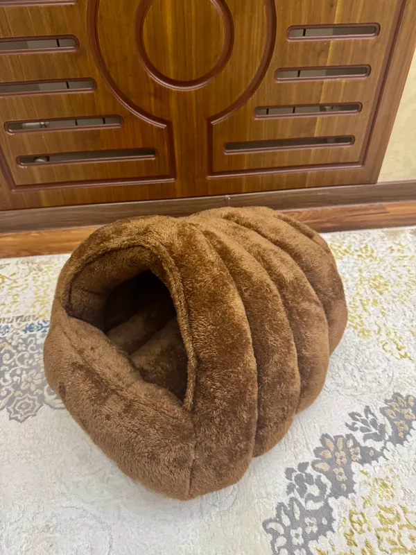 Мягкий домик-лежанка для кошек и собак
