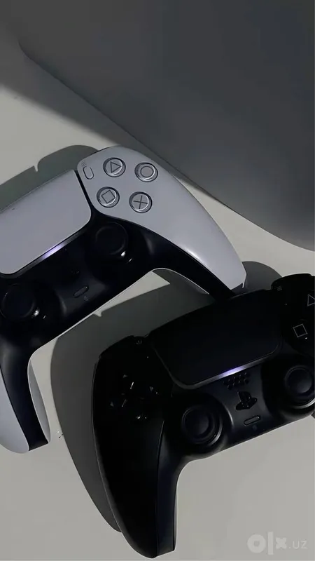 PlayStation 5 Slim + 4 оригинальных DualSense — полный комплект 2 PlayStation 5 Slim + 4 оригинальных DualSense — полный комплект 2