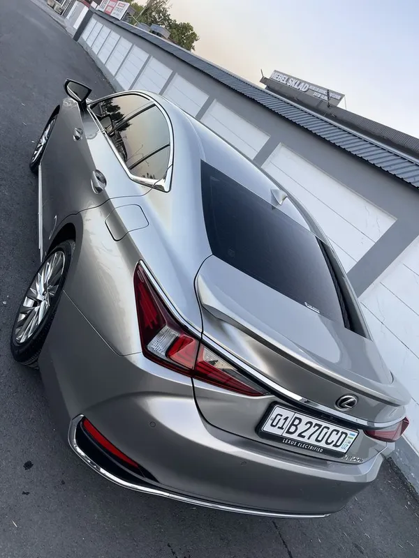 Lexus ES300 Premium 2025 3 Lexus ES300 Premium 2025 3
