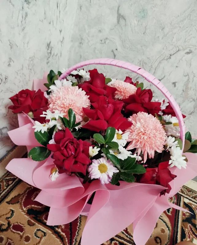 Продаётся красивая корзина из натуральных цветов 3