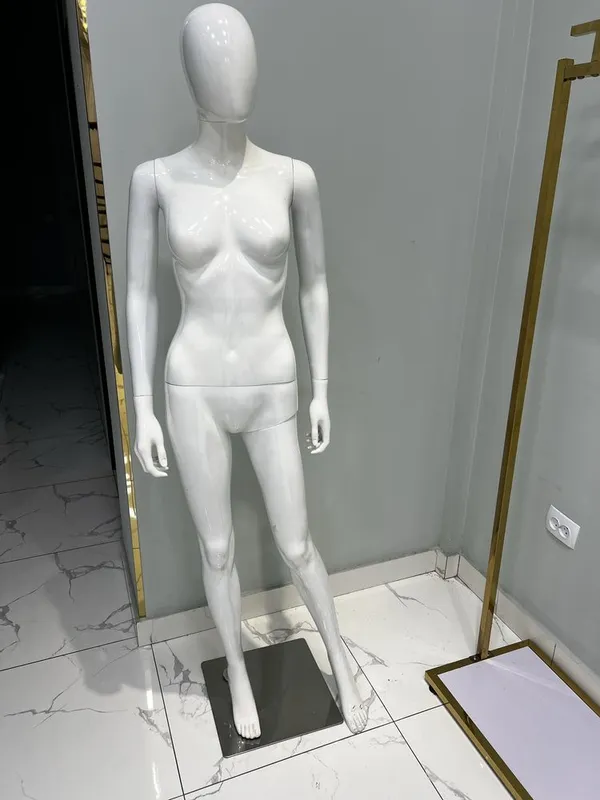 Maniken tilla va oq 3