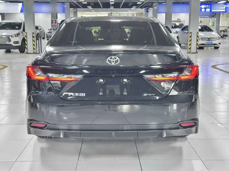 Toyota Camry Model Dual-Engine 2.0HSE Sport Lite Edition — фото 3