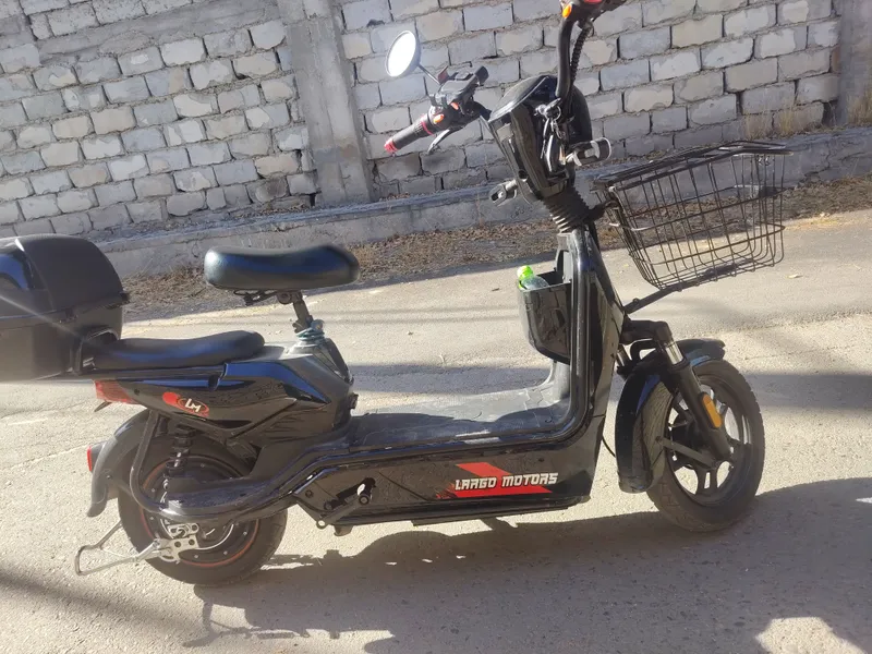 скутер Lago motors 2