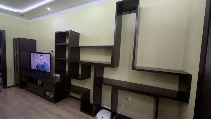 Yaxshi holatdagi televizor tumbasi Yaxshi holatdagi televizor tumbasi