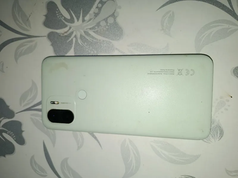 Redmi A2+ yangi nuhsoni yoq aybi yoq smartfon 4