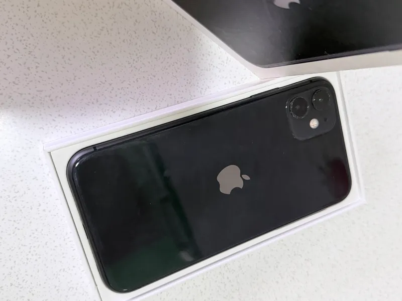 iPhone 11 64 ГБ 4 iPhone 11 64 ГБ 4