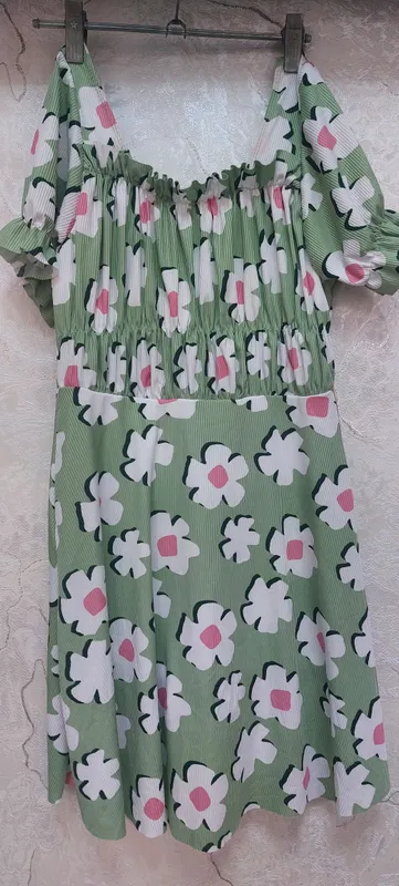 Ayollar uchun suzish kiyimi