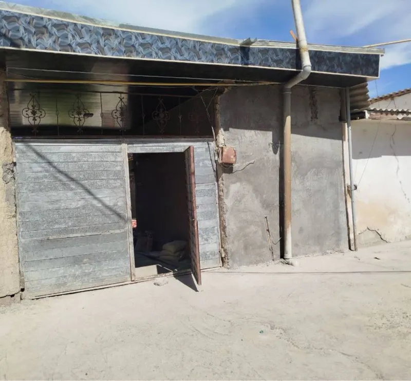 Navoiyda hovli sotiladi 3sotix qolganini telda gaplashamz Navoiyda hovli sotiladi 3sotix qolganini telda gaplashamz