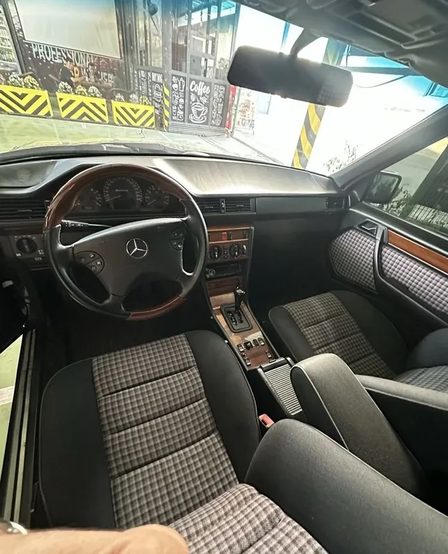 Mercedes benz E500 W124 6 Mercedes benz E500 W124 6