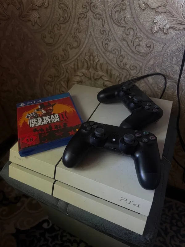 PlayStation 4 Fat 500 ГБ + 2 геймпада + RDR 2 PlayStation 4 Fat 500 ГБ + 2 геймпада + RDR 2