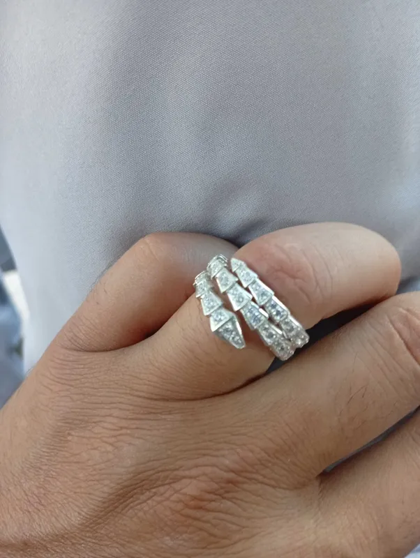 Продам женские серебряные кольца — фото 1