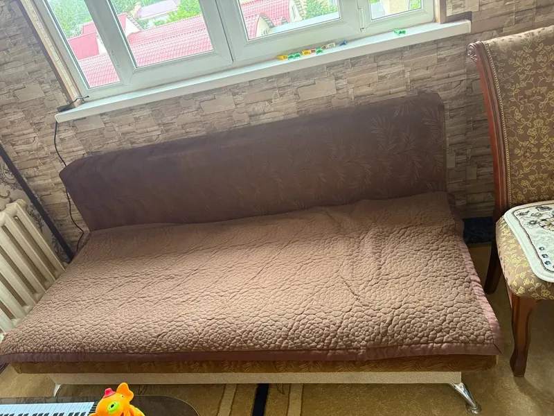 Divan dvux spalni i kreslo Divan dvux spalni i kreslo