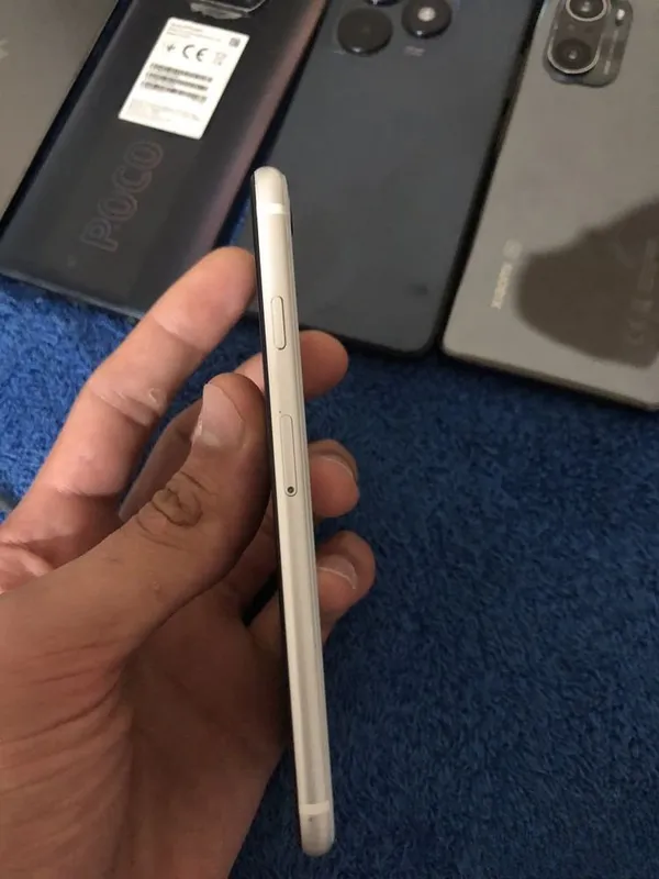 iPhone SE 2020 64Gb ideal 2 iPhone SE 2020 64Gb ideal 2