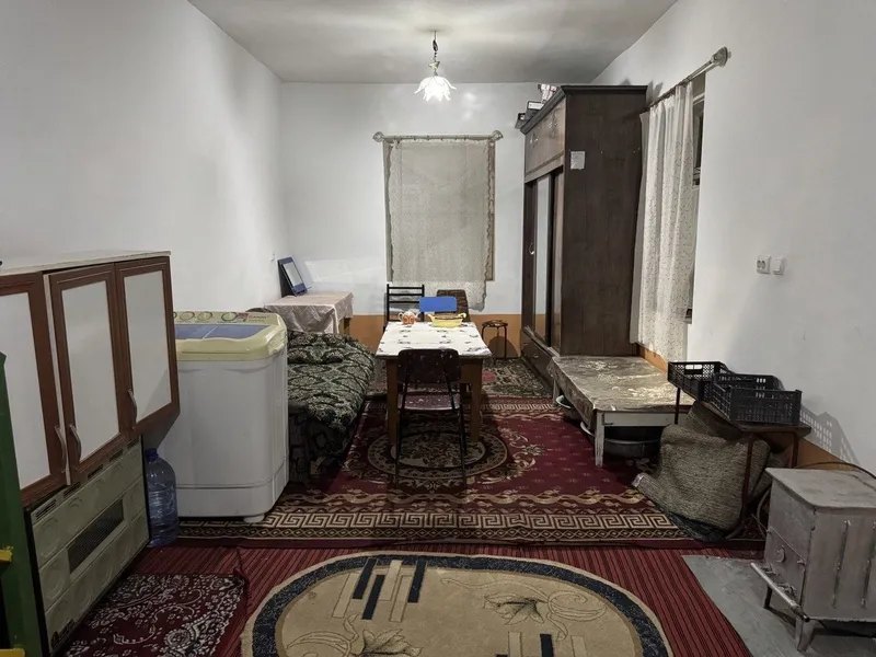 Ijaraga beriladi adress 5 maktab makarenka oldida ko'cha bog' 12 xona 2