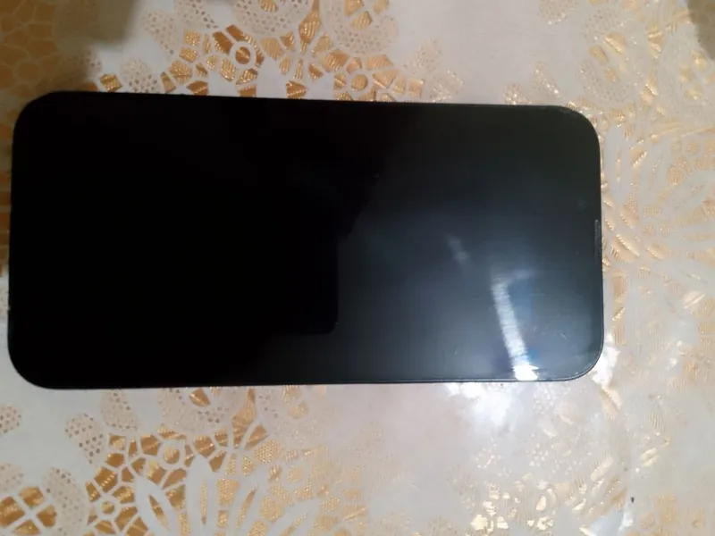 iPhone 13 4
