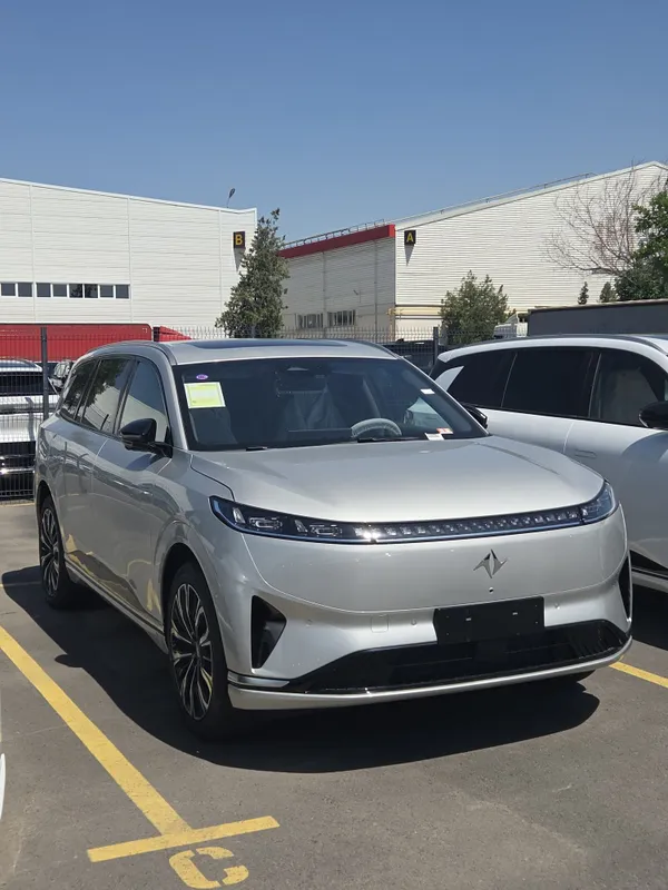 **Dongfeng 008 EV 610 KM 2026 — фото 2