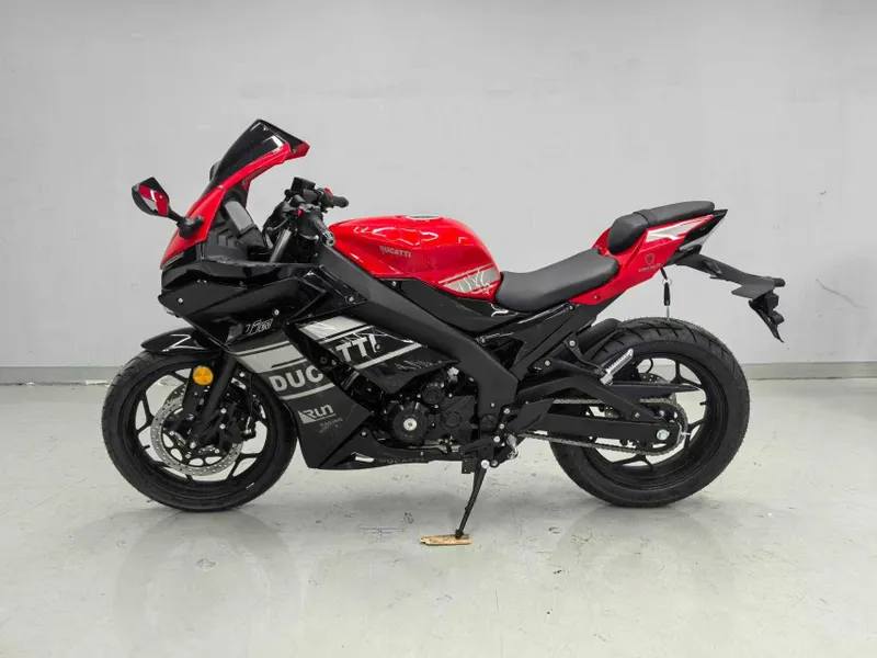 DUGATTI 400cc (Weisenike) Injector 4
