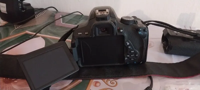 Продаётся фотоаппарат CANON EOS 650D в хорошем состоянии — фото 5