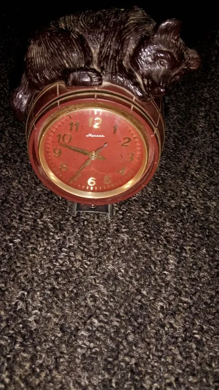 Часы антиквариат на ходу. 1