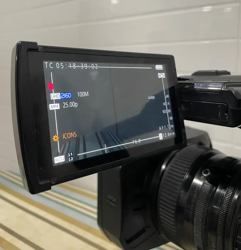 Panasonic AG-DVX200 4K Camcorder 3 Panasonic AG-DVX200 4K Camcorder 3