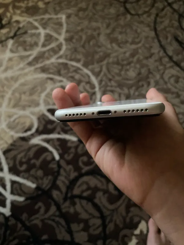 Apple se2020 white 128 gb 6