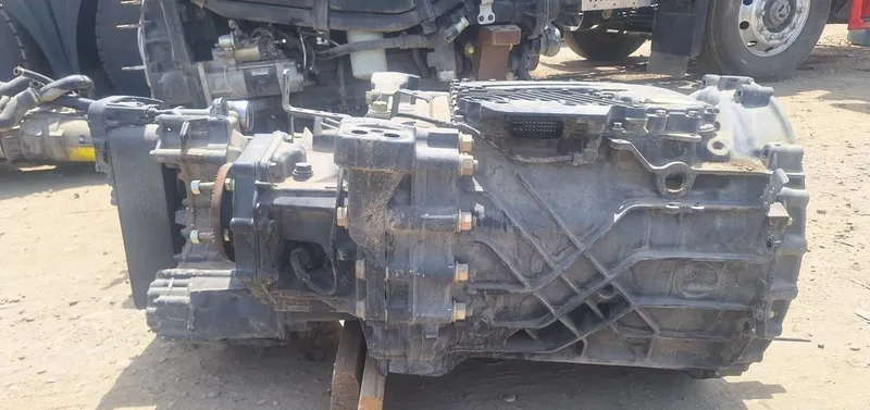 Продаются новые коробка передач ZF 12-ступенчатая, двигатель Cummins, газелевский 540 3