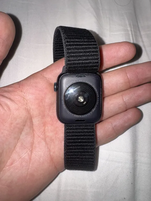Apple watch SE 2 44mm GPS + Cellular в хорошем состоянии 3