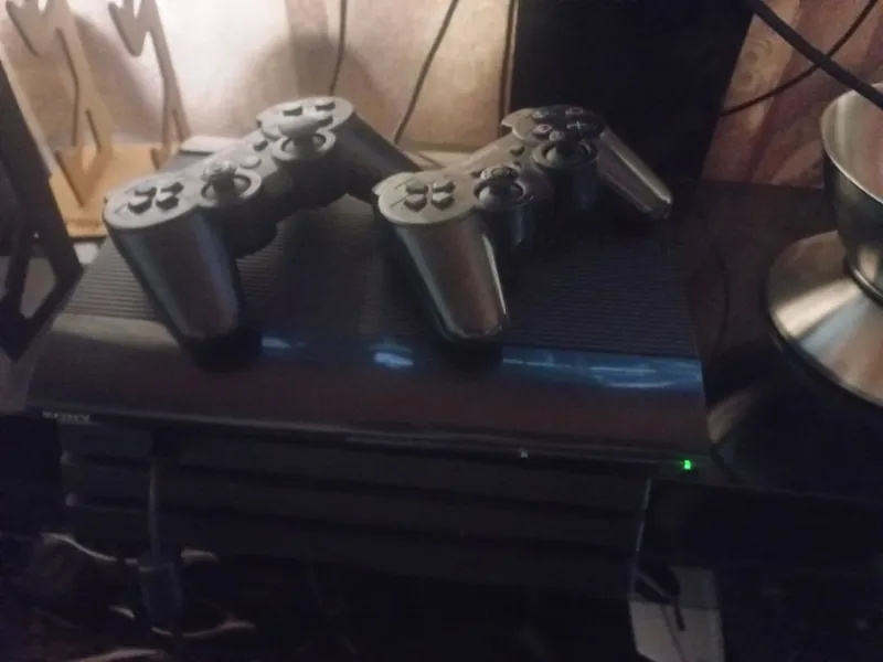 PS3 supper slim holati ideal 2 ta djoystik bor 40 o'yinlar yozilgan.. — фото 5
