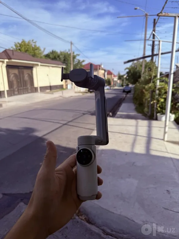 Insta360 Flow 2, Standard Bundle, Summit White 4 Insta360 Flow 2, Standard Bundle, Summit White 4