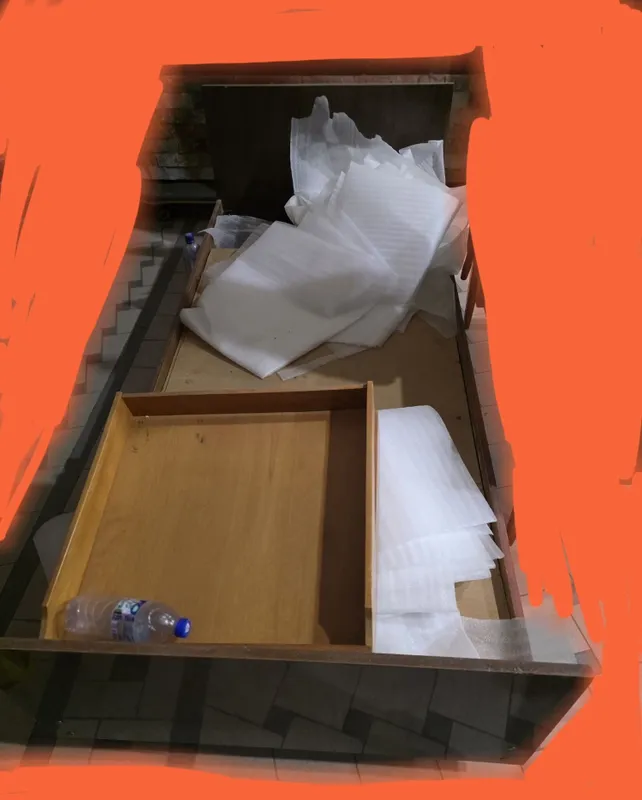 Shkaf, 2ta kravat va 1ta tosh oynali tortmali, tumbochka 4 Shkaf, 2ta kravat va 1ta tosh oynali tortmali, tumbochka 4