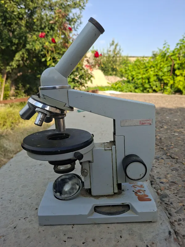 mikroskop lomo, holati ideal , deyarli yangi , mikroskop lomo, holati ideal , deyarli yangi ,