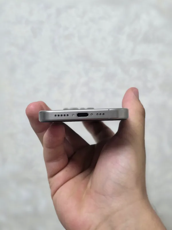 iPhone 15 Pro 4