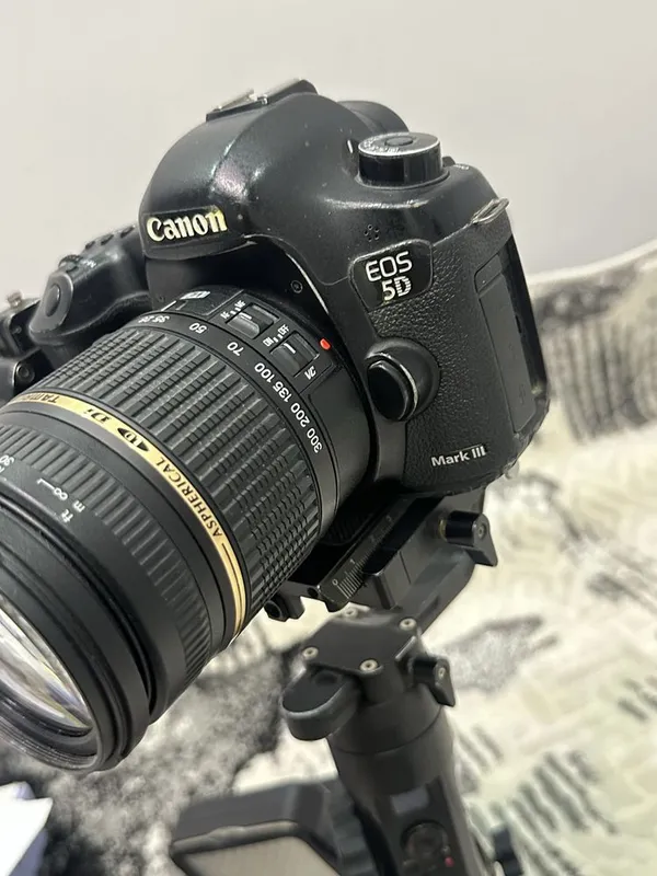 Canon Eos5 Mark III 2 Canon Eos5 Mark III 2