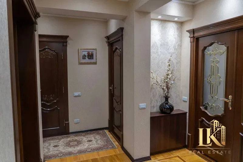 Продаётся 3-комнатная квартира 120 м² с ремонтом, Мирабадский район (ориентир: Госпитальный рынок) 4
