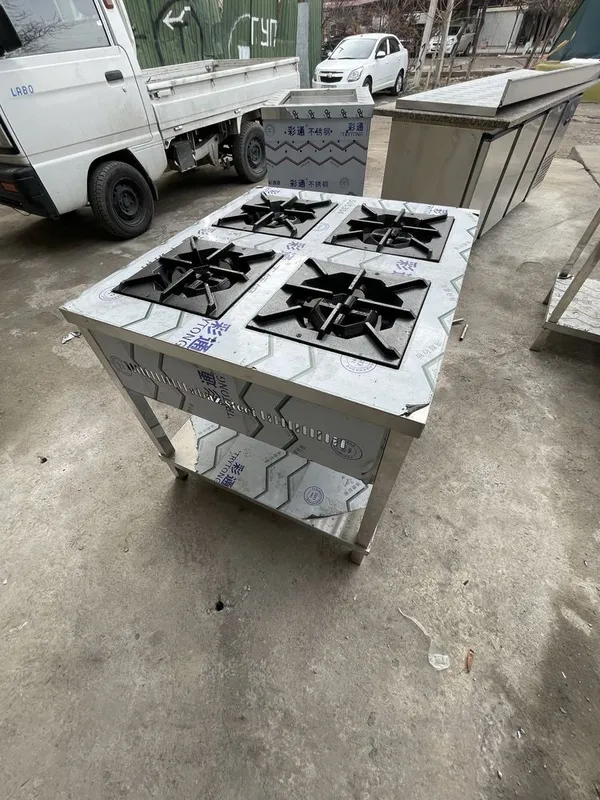 Газовая плита четырёх комфортная экономичная