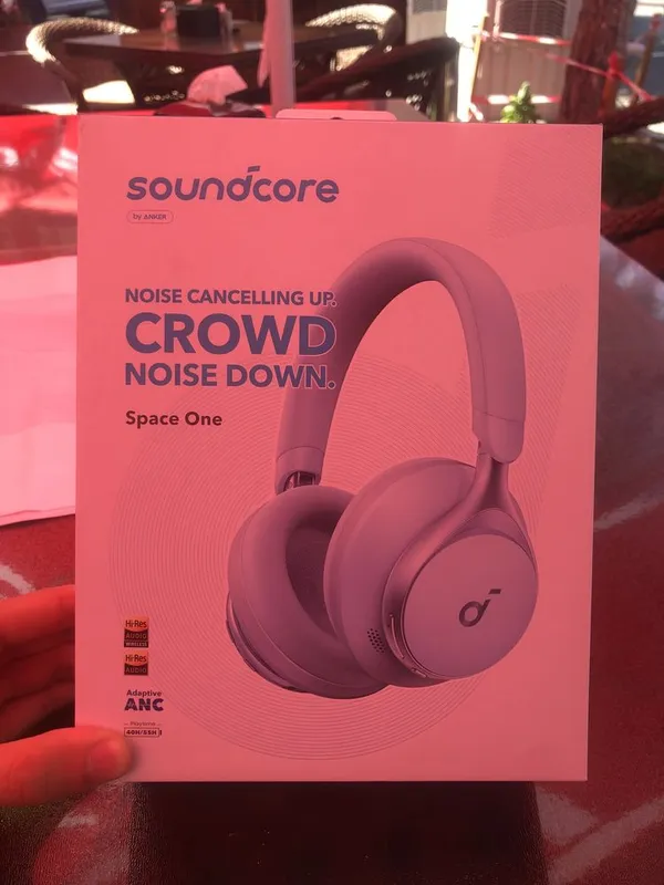Yangi soundcore space one Yangi soundcore space one